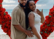 Propuesta de matrimonio en la playa de Charlie y Kimesha
