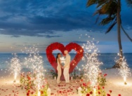 La mágica propuesta de Adam y Ambar en la playa de Punta Cana