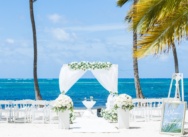 Ceremonia oficial de boda en la playa privada de Punta Cana y recepción en barco (Iam y Sunshane)